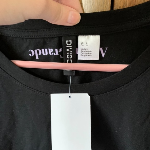 NWT Ariana Grande Tee large - Picture 3 of 4